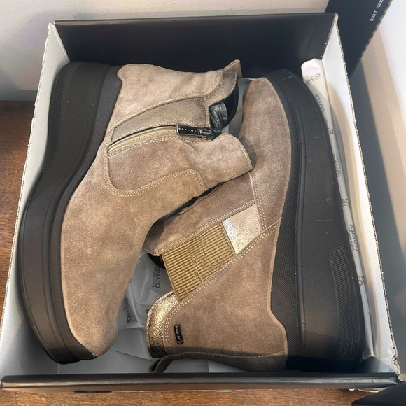 Igi & Co Women's Suede Ankle Boots In Beige With Wedge Booties Shoes Sz 41=10 US - Picture 1 of 12